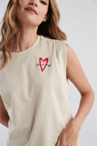 Playera Late mi corazón - Arena