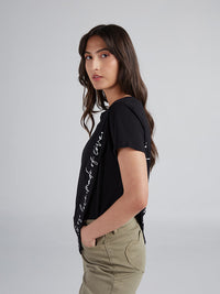 Playera Made of love - Negro